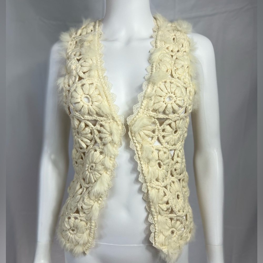 Dolce Cabo | Crochet Vest Rabbit Fur | White | Eyelet Lace Detail | Small